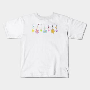 Hanging spring time daisies with lady bird Kids T-Shirt